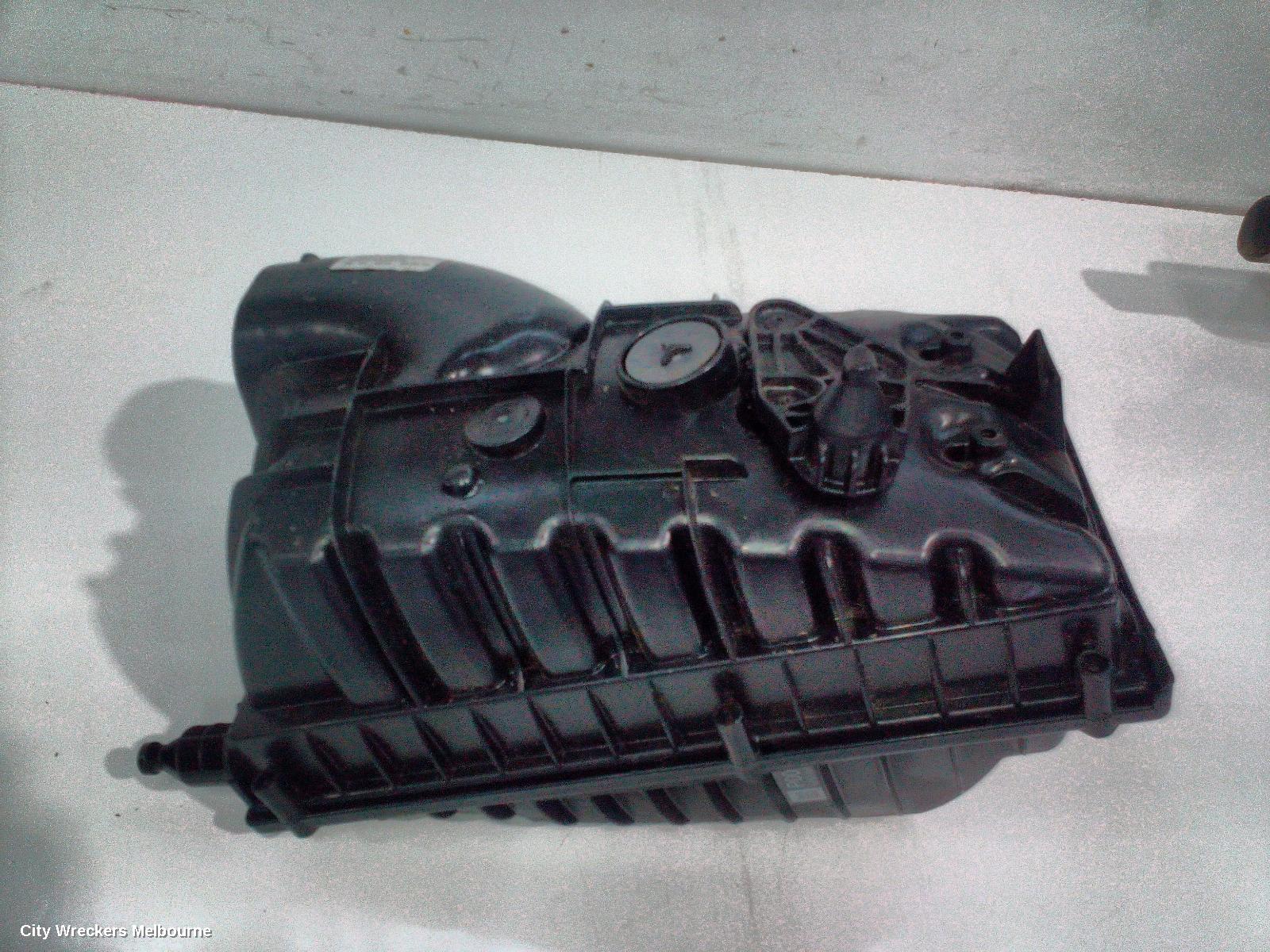LAND ROVER DISCOVERY AIR CLEANER DUCT/HOS, L462, 12/2016 ONWARDS - Image 3