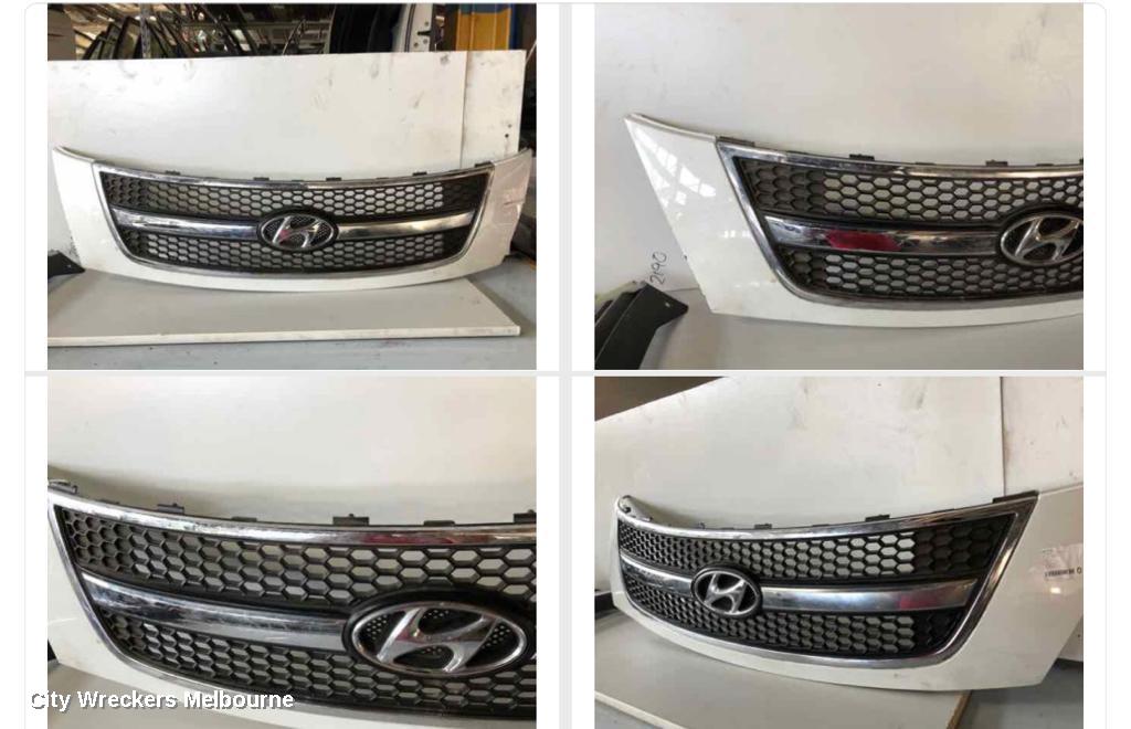 HYUNDAI ILOAD/IMAX GRILLE, RADIATOR GRILLE, TQ, BLACK, ILOAD/IMAX, 11/2007 - 08/2015 - Image 1