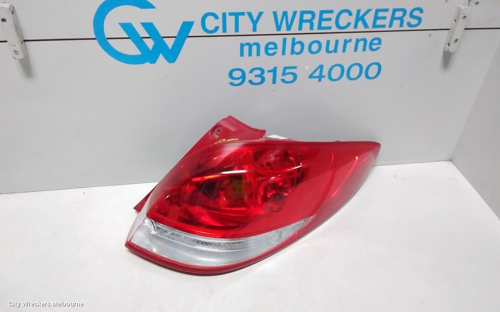 HYUNDAI VELOSTER RIGHT TAILLIGHT, IN BODY, FS, NON LED TYPE, 12/2014 - 02/2018 - Image 1