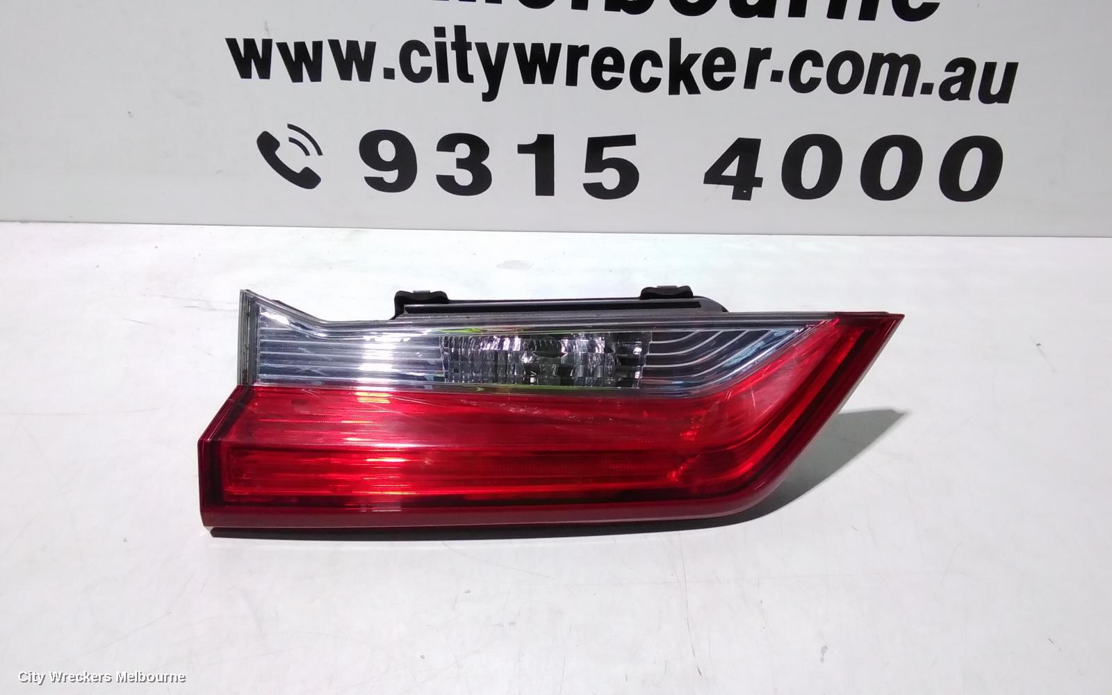 HONDA CRV REAR GARNISH, TAILGATE LAMP (LH SIDE), RW, 05/2017 - 06/2019 - Image 3