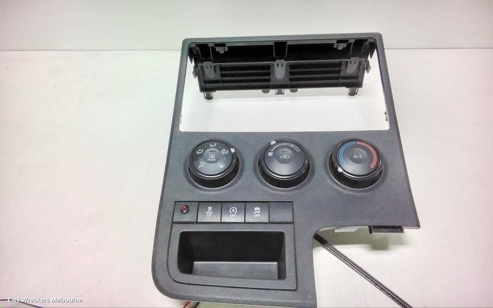 TOYOTA HIACE HEATER/AC CONTROLS, DUAL ZONE TYPE, 300 SERIES, 04/2019 ONWARDS - Image 3