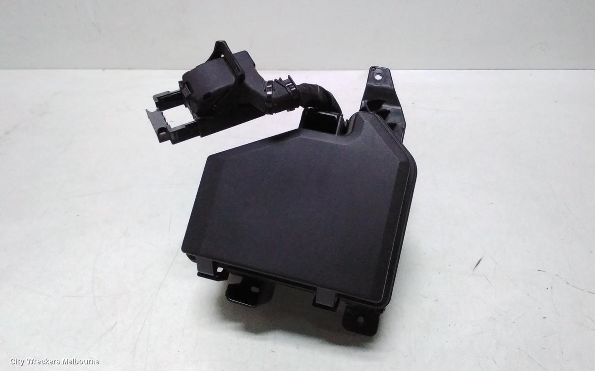 KIA STINGER FUSE BOX, ENGINE BAY, PETROL, 2.0, CK, 06/2017 - 04/2023 - Image 1
