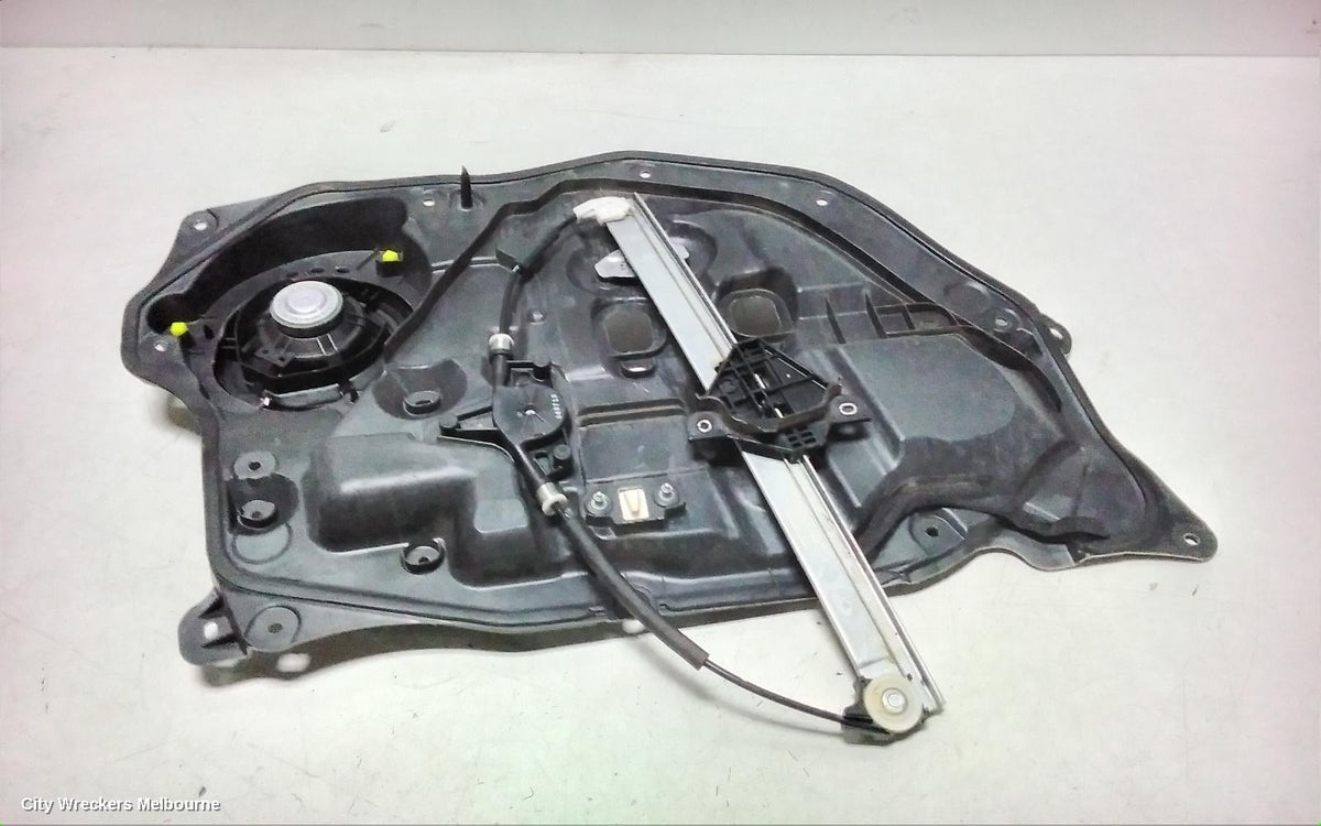 MAZDA CX3 RIGHT FRONT WINDOW REG/MOTOR, DK, DOOR REG ASSY (REG AND MOTOR), 03/2015 ONWARDS - Image 3
