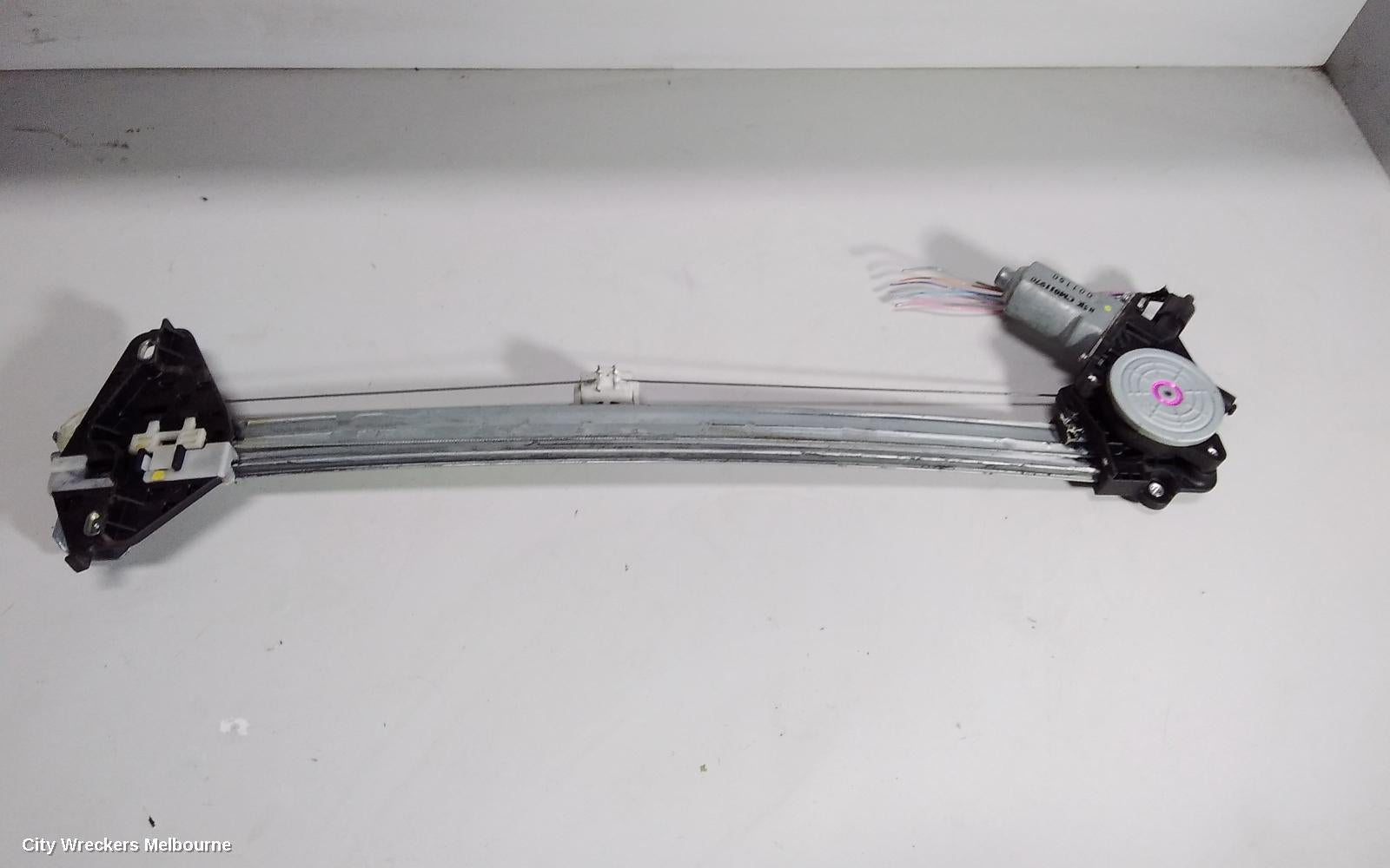 HONDA CRV RIGHT FRONT WINDOW REG/MOTOR, POWER, RE, 03/2007 - 10/2012 - Image 2