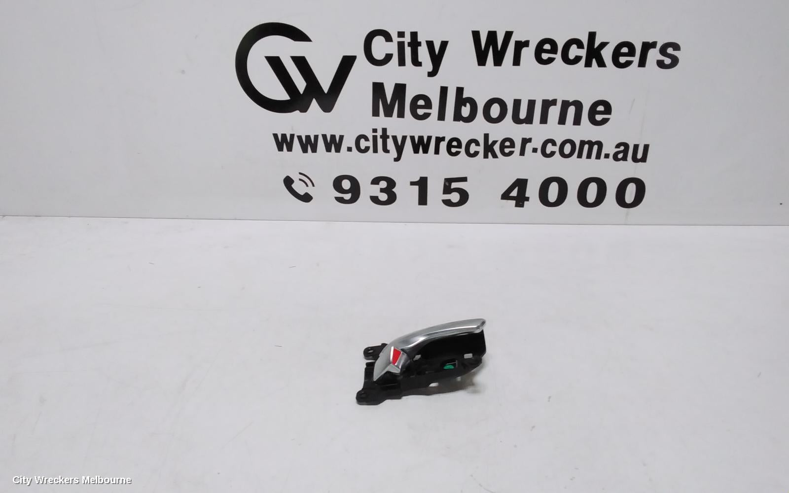 HYUNDAI SANTA FE DOOR HANDLE, INNER, RH FRONT, TM, 04/2018 ONWARDS - Image 1