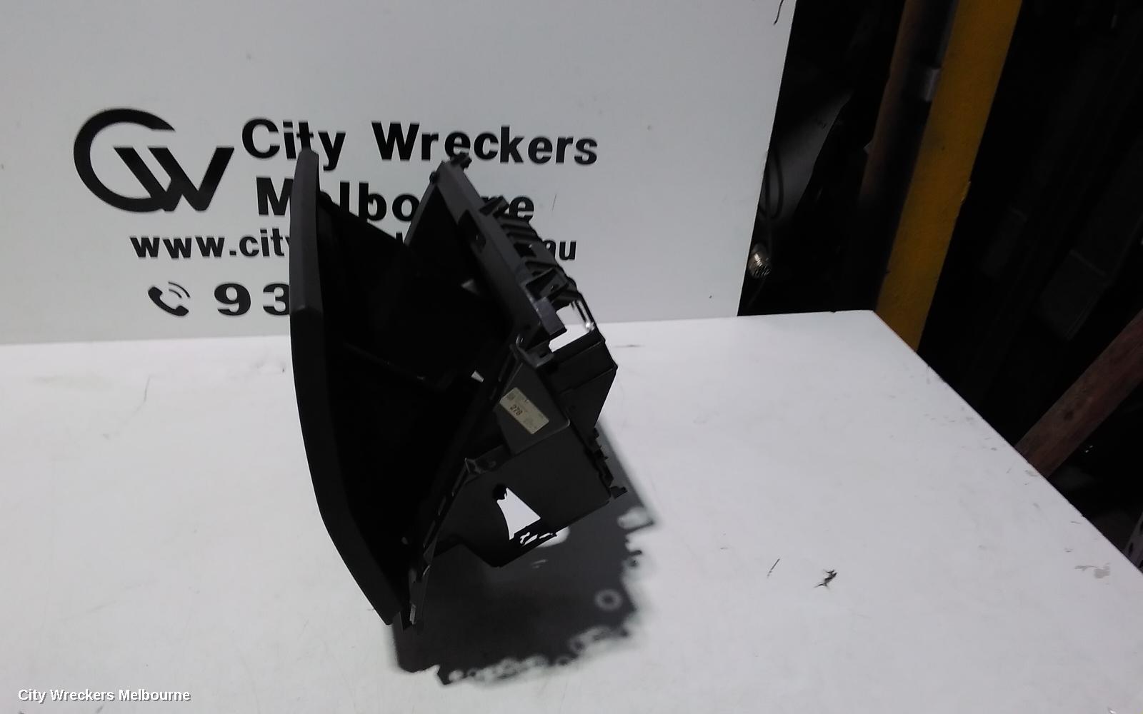 LAND ROVER RANGEROVER EVOQUE GLOVE BOX, L538, 11/2011 - 01/2019 - Image 2