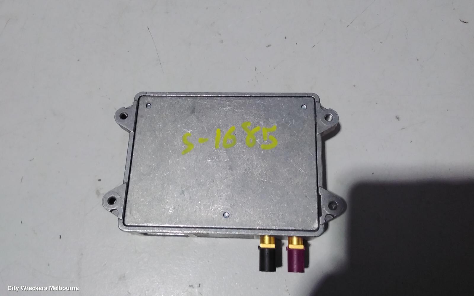 AUDI Q5, 8R, 12/2008 - 01/2017, AUDI A4 A5 A6 A7 Q5 AMPLIFIER ANTENNA AMPLIFIER 8J0035456 A/8J0 035 456 A: 84767 - Image 1