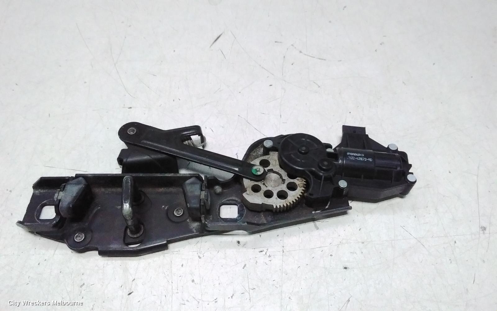 LAND ROVER RANGEROVER SPORT DOOR/BOOT/GATE LOCK, LOWER TAILGATE LOCK, L320, SPORT, 08/2005 - 05/2013 - Image 2