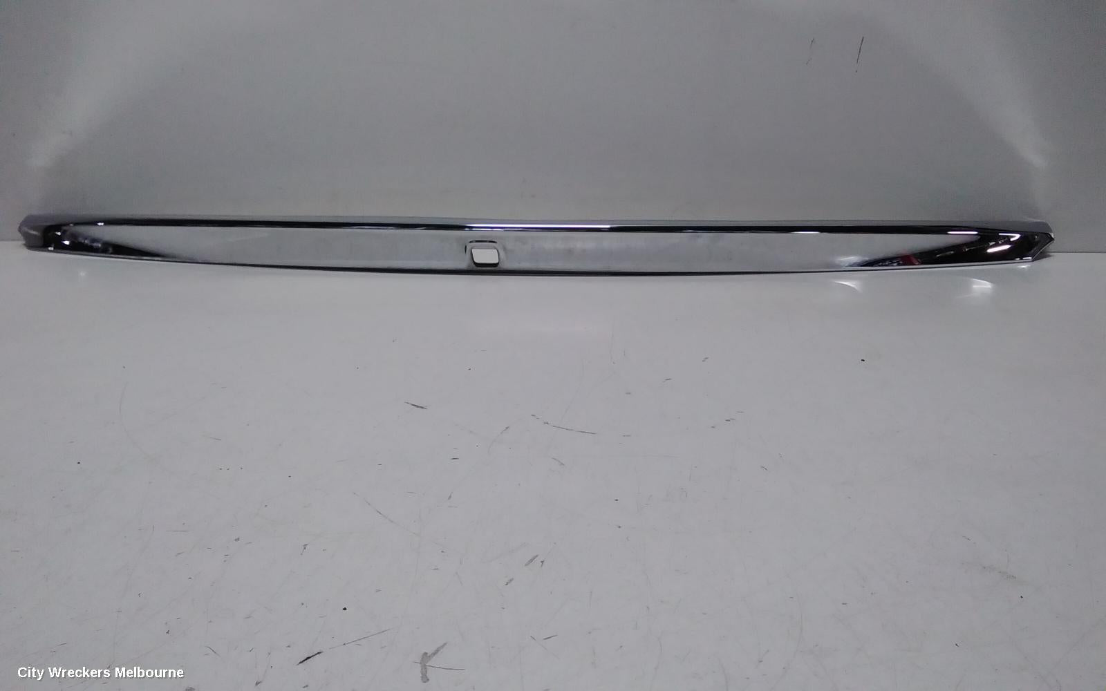 SUZUKI BALENO REAR GARNISH, TAILGATE GARNISH (CENTRE), EW, 04/2016 - 12/2022 - Image 3