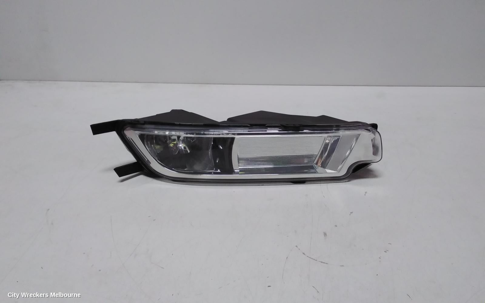 VOLKSWAGEN PASSAT LEFT INDICATOR/FOG/SIDE, B8/MK7, BUMPER FOGLAMP, STANDARD TYPE, 06/2015 - 10/2019 - Image 1