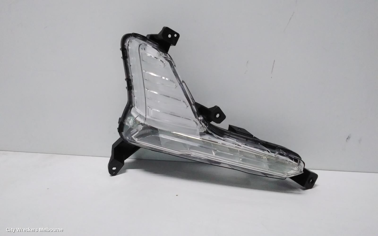 HYUNDAI SONATA RIGHT INDICATOR/FOG/SIDE, DAYTIME RUNNING LAMP, LF, ACTIVE, 08/2017 - 01/2020 - Image 2