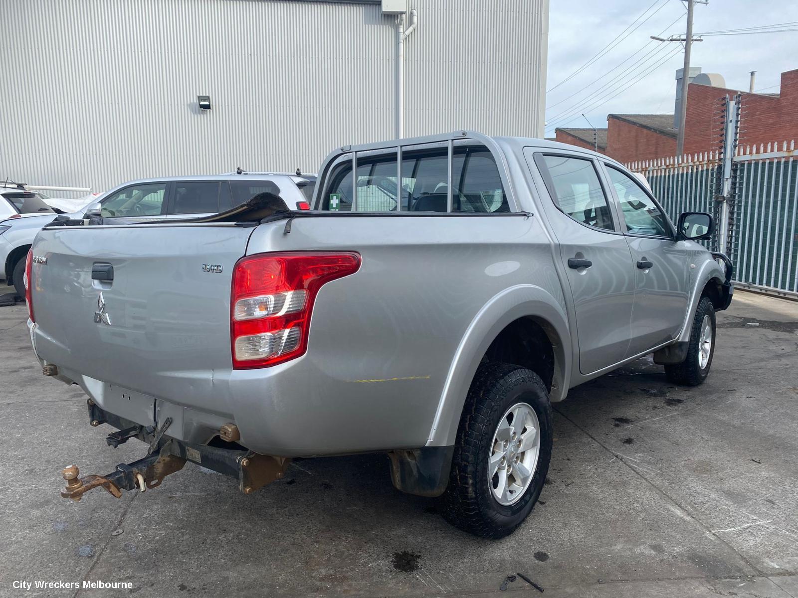 MITSUBISHI TRITON RIGHT REAR DOOR, MQ-MR, DUAL CAB, 04/2015 ONWARDS - Image 3