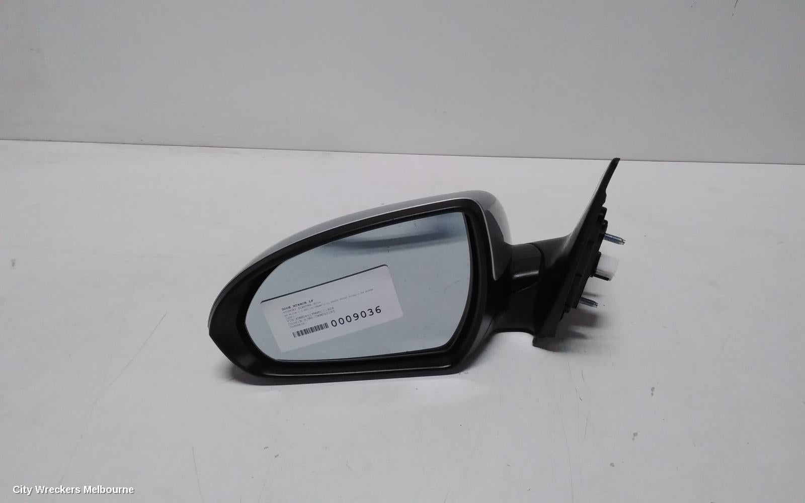 HYUNDAI ELANTRA LEFT DOOR MIRROR, AD, MANUAL FOLD, NON INDICATOR TYPE, 12/2015 - 09/2018 - Image 1