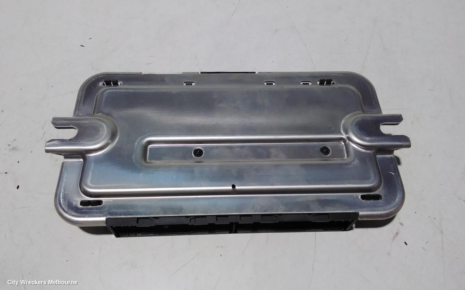 BMW 5 SERIES ECU, FOOTWELL MODULE, F07/F10/F11, 02/2010 - 10/2017 - Image 1