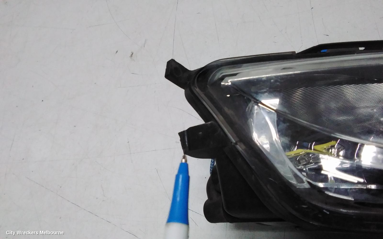 VOLKSWAGEN PASSAT LEFT INDICATOR/FOG/SIDE, BUMPER FOGLAMP, 3CC, SEDAN, 03/2012 - 12/2016 - Image 2