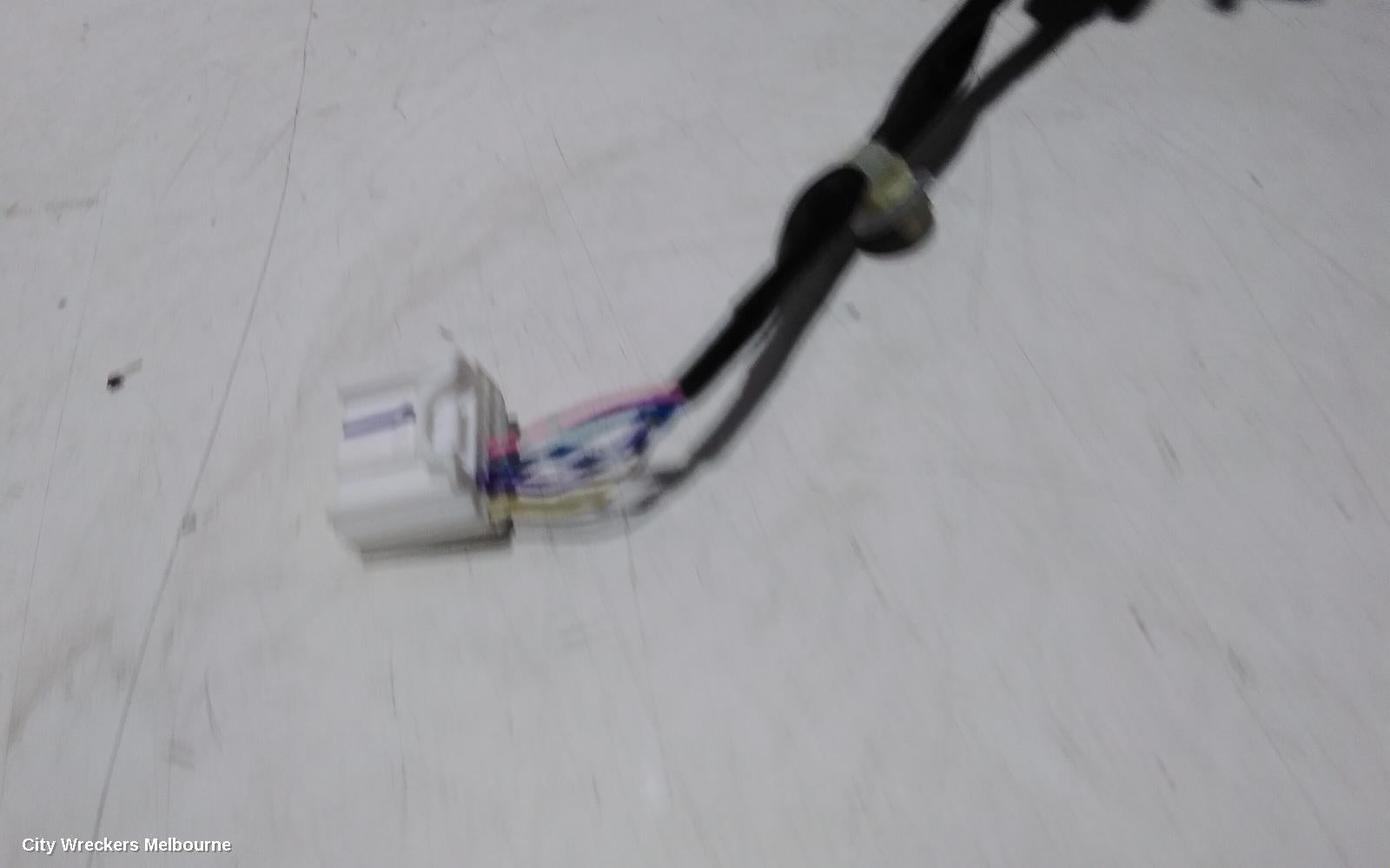 HONDA HRV RIGHT DOOR MIRROR, RU5, VTI-S, COLOUR CODED, MANUAL FOLD, NON CAMERA TYPE, 12/2014 - 10/2021 - Image 2