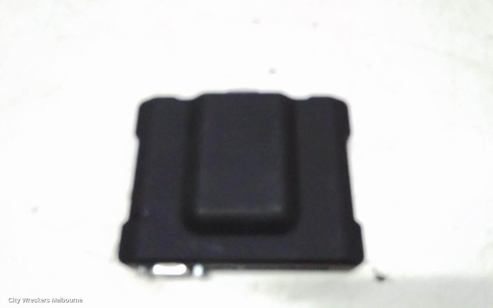 LDV DELIVER 9 ECU, GATEWAY CONTROLLER MODULE, 07/2020 ONWARDS - Image 3