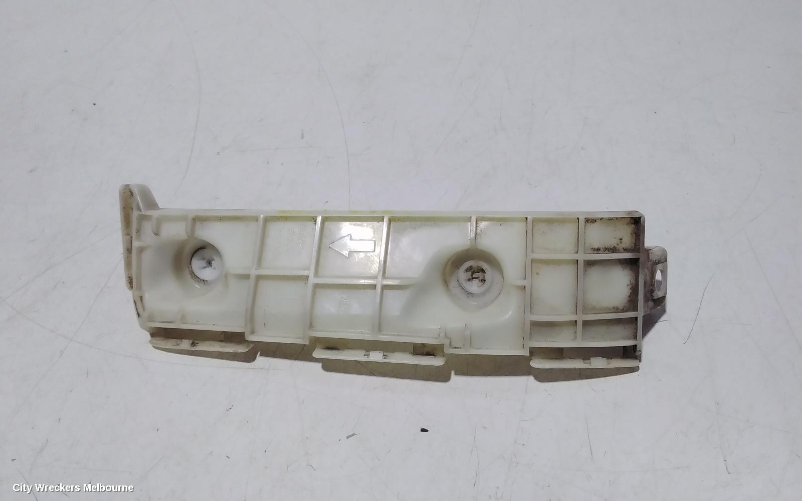 TOYOTA HIACE, TRH/KDH 03/2005 - 04/2019, LEFT REAR BAR BRACKET: 96892 - Image 1