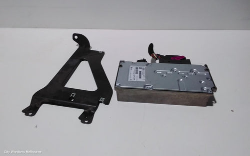 AUDI A4 RADIO/CD/DVD/SAT/TV, STEREO AMPLIFIER, B8 8K, 02/2008 - 09/2015 - Image 1
