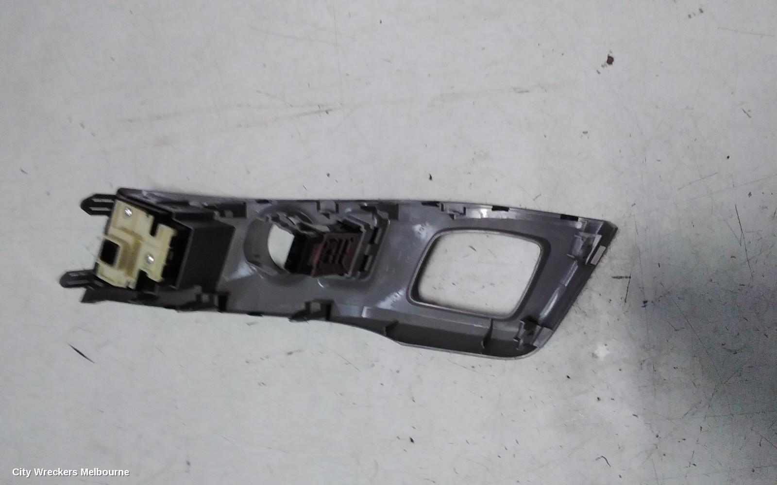 TOYOTA PRIUS GEAR STICK/SHIFTER, ZVW40R, PRIUS V, 05/2012 - 11/2022 - Image 2