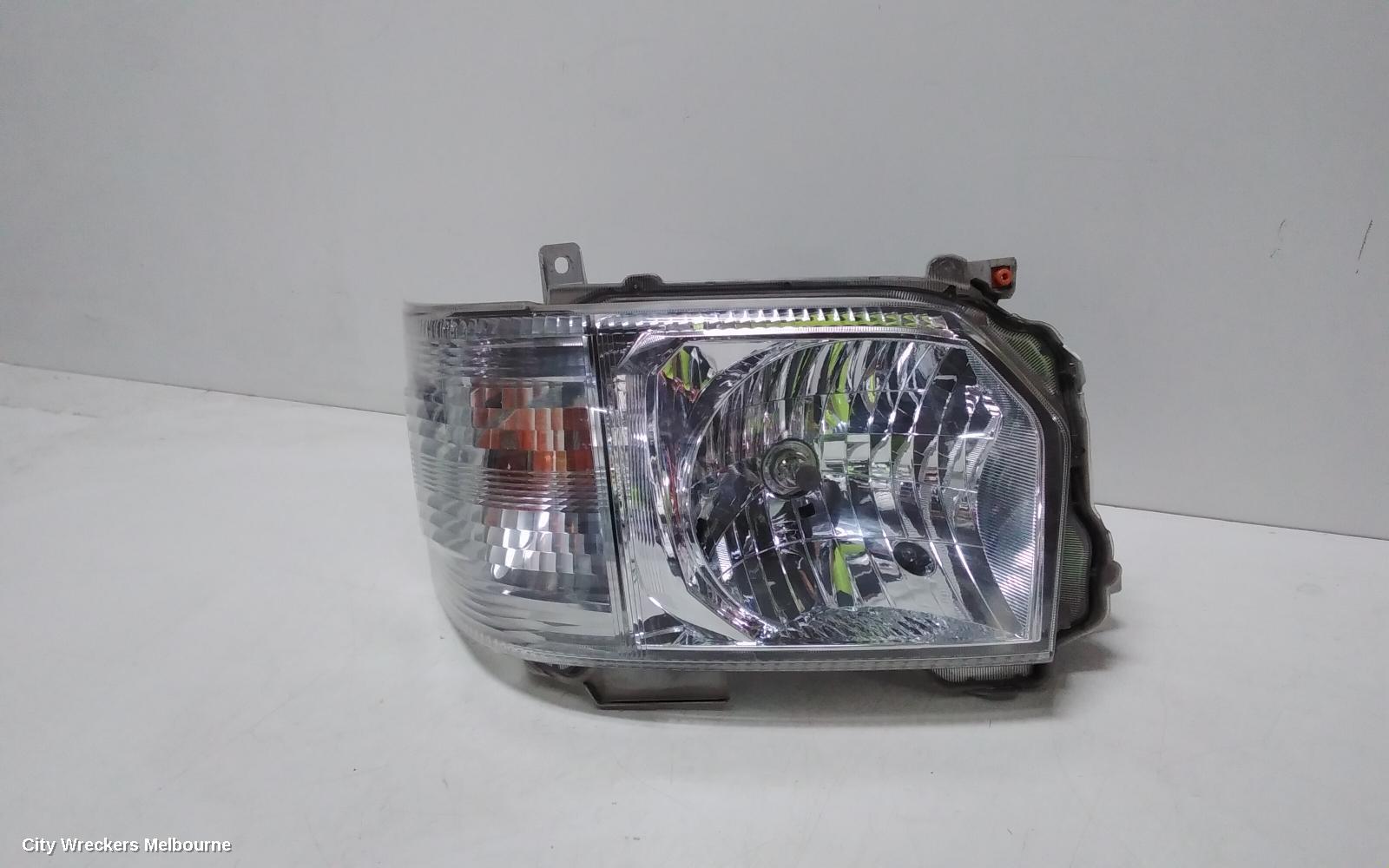 TOYOTA HIACE RIGHT HEADLAMP, TRH/KDH, SLWB, 08/2010 - 12/2013 - Image 2