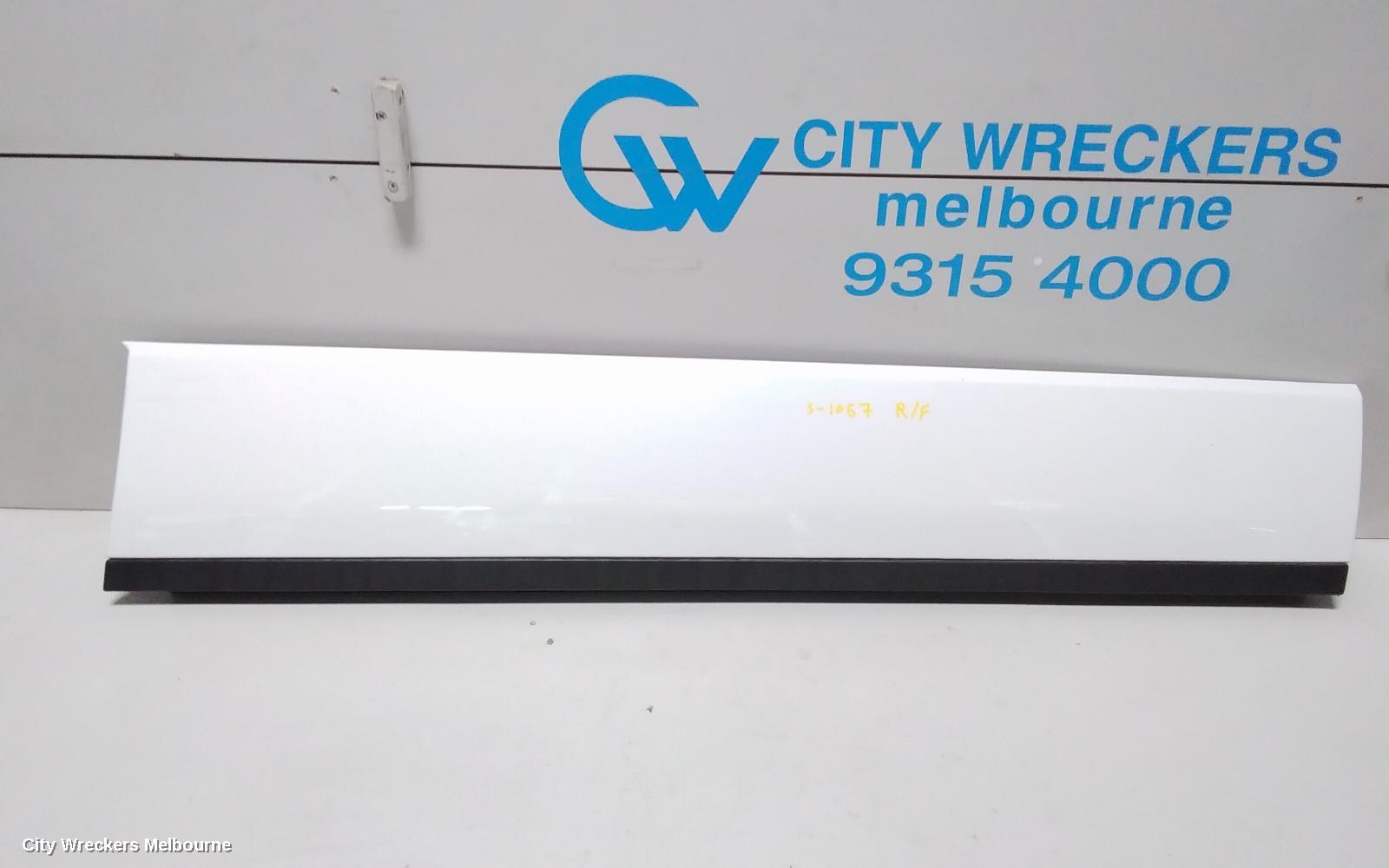 LAND ROVER RANGEROVER EVOQUE DOOR MOULD, RHF LOWER DOOR MOULD IN WHITE: 78811, L538, 11/2011 - 01/2019 - Image 2