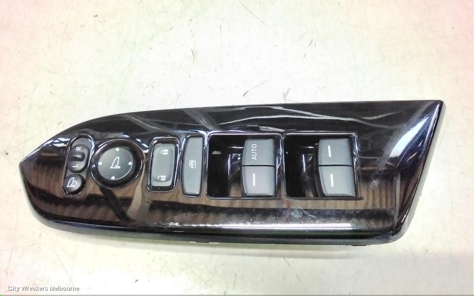 HONDA CRV PWR DR WIND SWITCH, RH FRONT (MASTER SWITCH), W/ AUTO DOWN ON RHF ONLY, RW, 05/2017 ONWARDS - Image 2