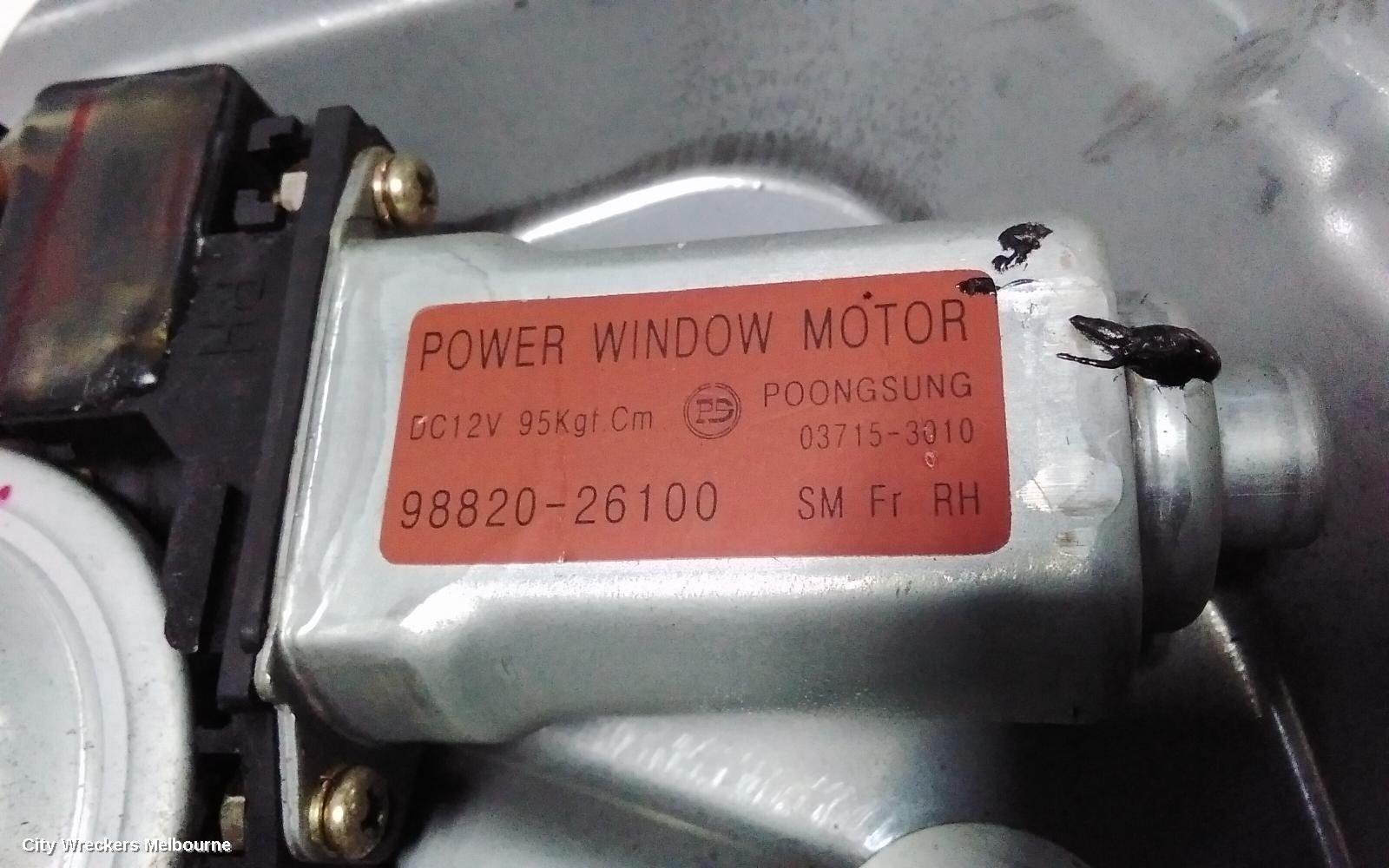 HYUNDAI SANTA FE RIGHT FRONT WINDOW REG/MOTOR, SM, POWER, 11/2000 - 11/2005 - Image 3