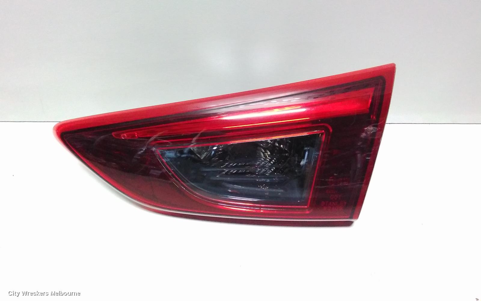 MAZDA CX3 REAR GARNISH, TAILGATE LAMP (RH SIDE), NON LED TYPE, DK, 03/2015 ONWARDS - Image 2