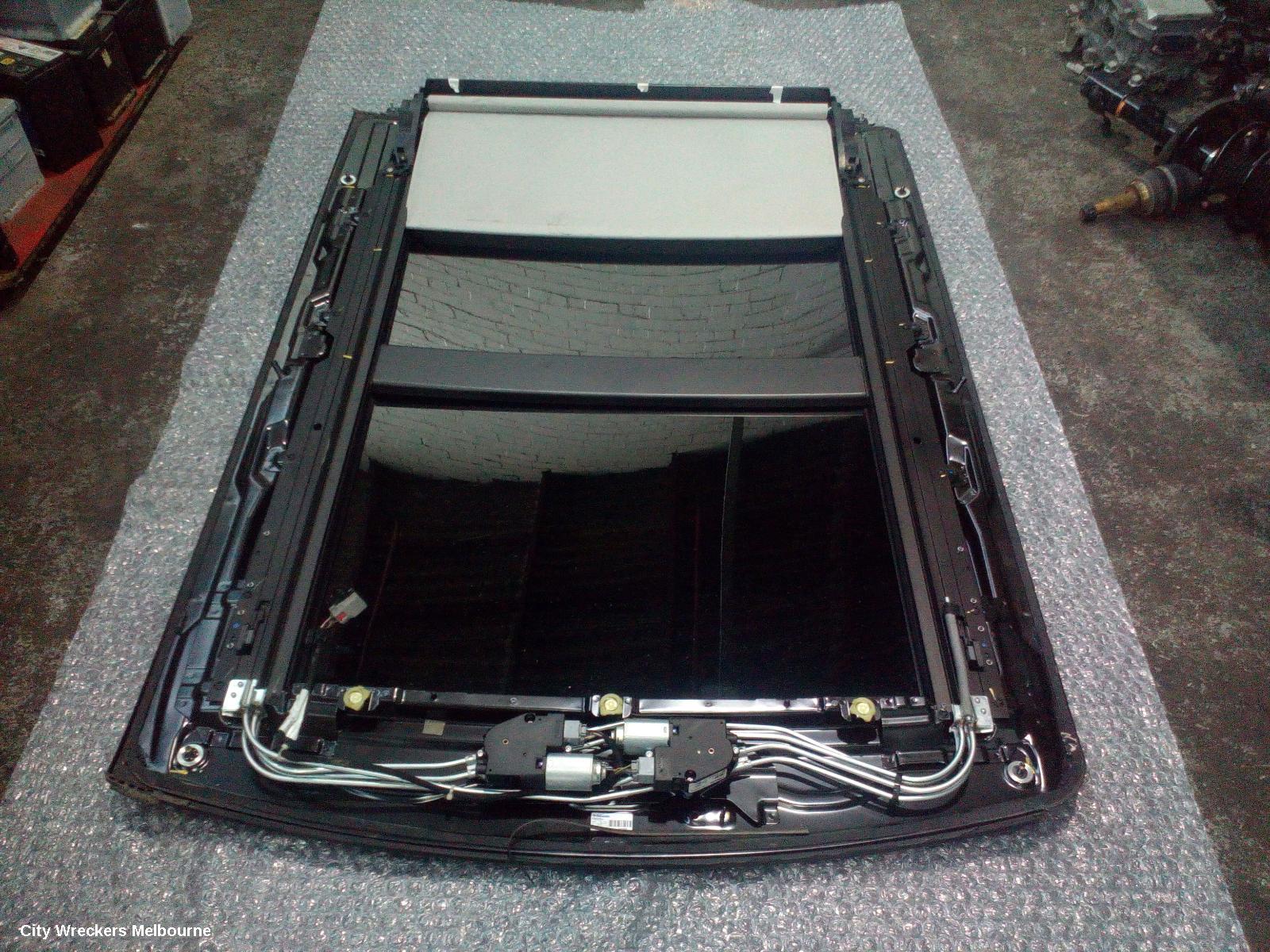 LAND ROVER RANGEROVER SPORT ROOF GLASS/SUNROOF/T, SUNROOF, L494, 12/2013 - 04/2022 - Image 1
