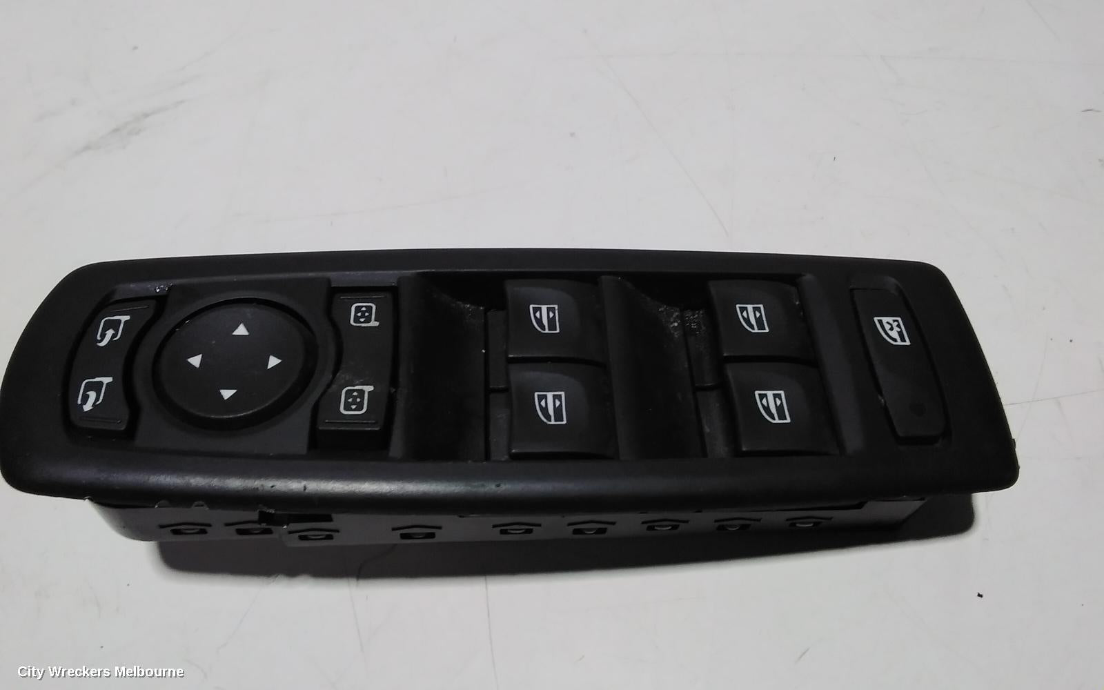 RENAULT MEGANE PWR DR WIND SWITCH, RH FRONT (MASTER SWITCH), X32/B95, 5DR HATCH, P/N 809610007R, (NON FOLDING MIRRORS TYPE), 09/2010 - 05/2016 - Image 1
