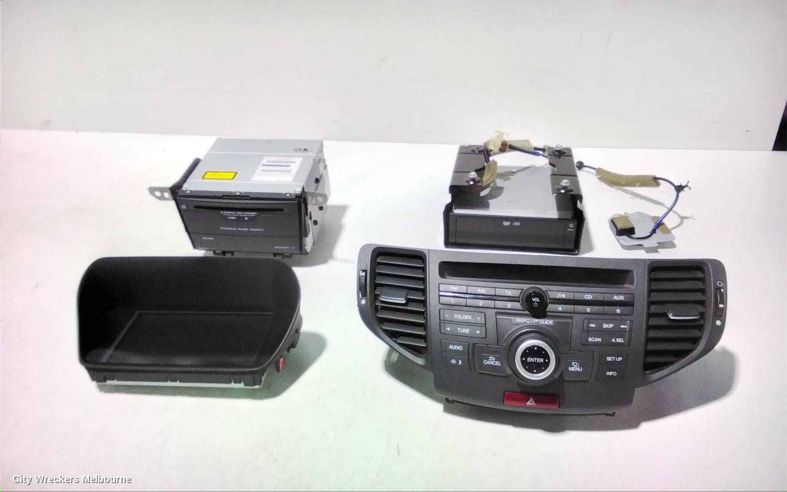 HONDA ACCORD RADIO/CD/DVD/SAT/TV, DISPLAY UNIT, SAT NAV TYPE, 8TH GEN, EURO (VIN JHMCU), 06/2008 - 12/2015 - Image 1