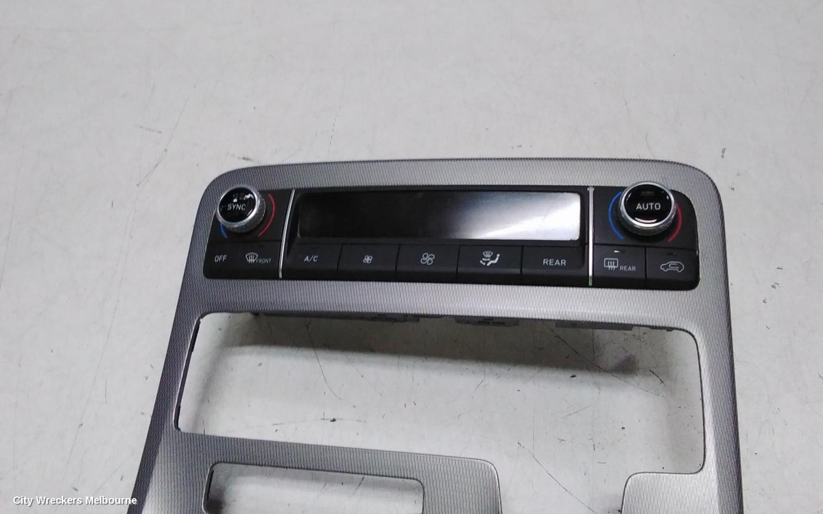 HYUNDAI PALISADE HEATER/AC CONTROLS, REAR THREE ZONE CLIMATE CONTROL, W/SEAT WARMER TYPE, LX2, 07/2020 ONWARDS - Image 3