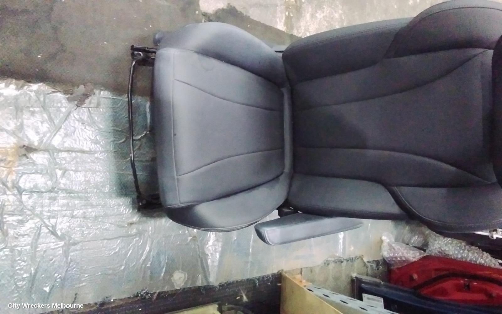 LDV G10 FRONT SEAT, RH FRONT, SV7C, VAN, LEATHER, 04/2015 ONWARDS - Image 3