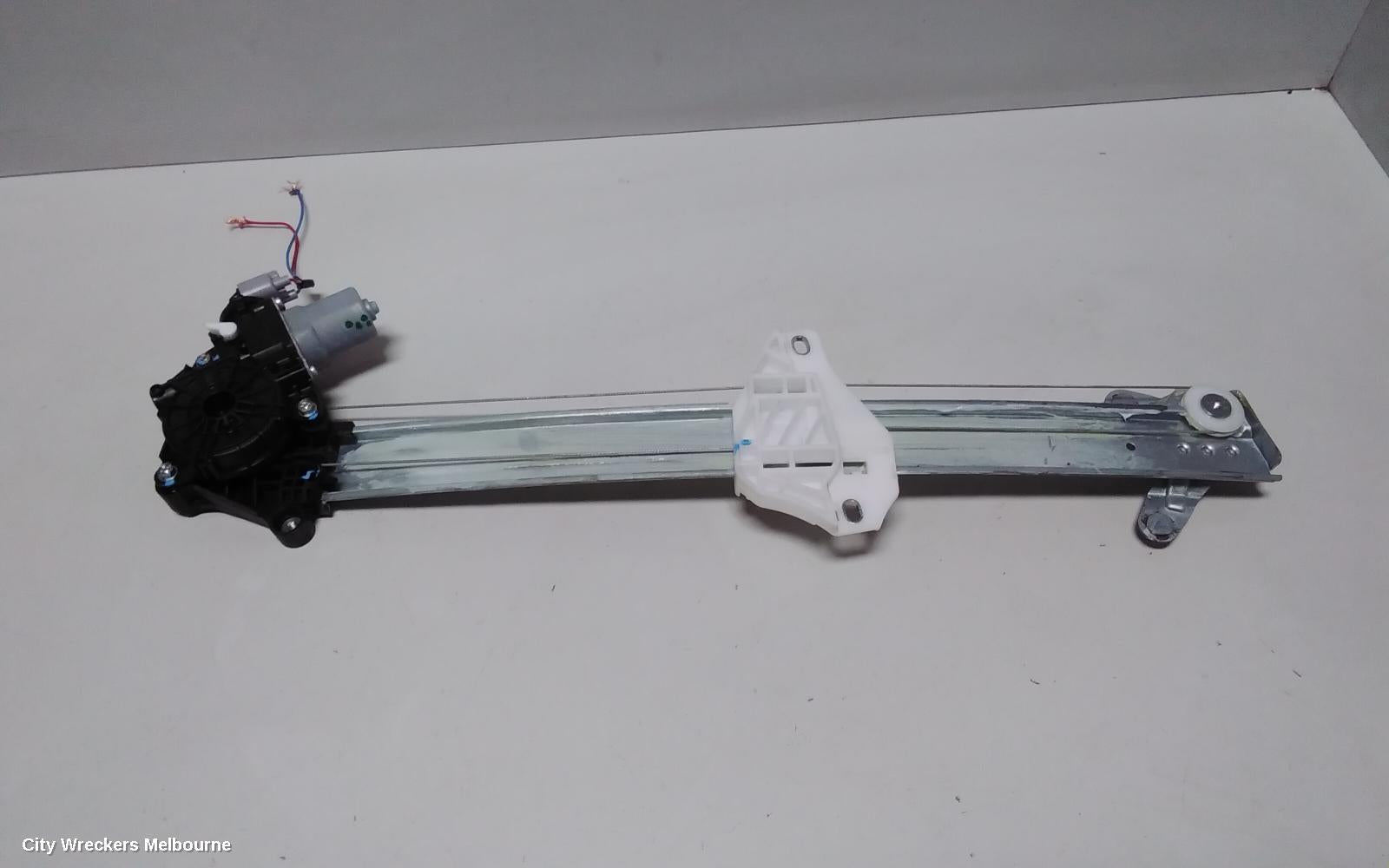 HONDA CRV LEFT FRONT WINDOW REG/MOTOR, RW, 05/2017 - 08/2023 - Image 2