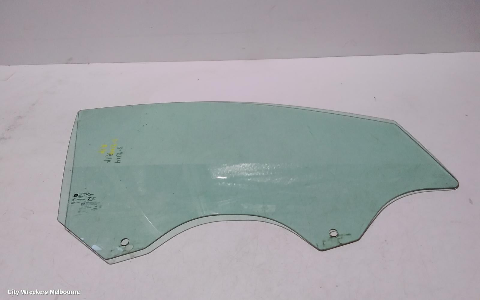 HOLDEN EQUINOX RIGHT FRONT DOOR WINDOW, EQ, 09/2017 - 12/2020 - Image 3