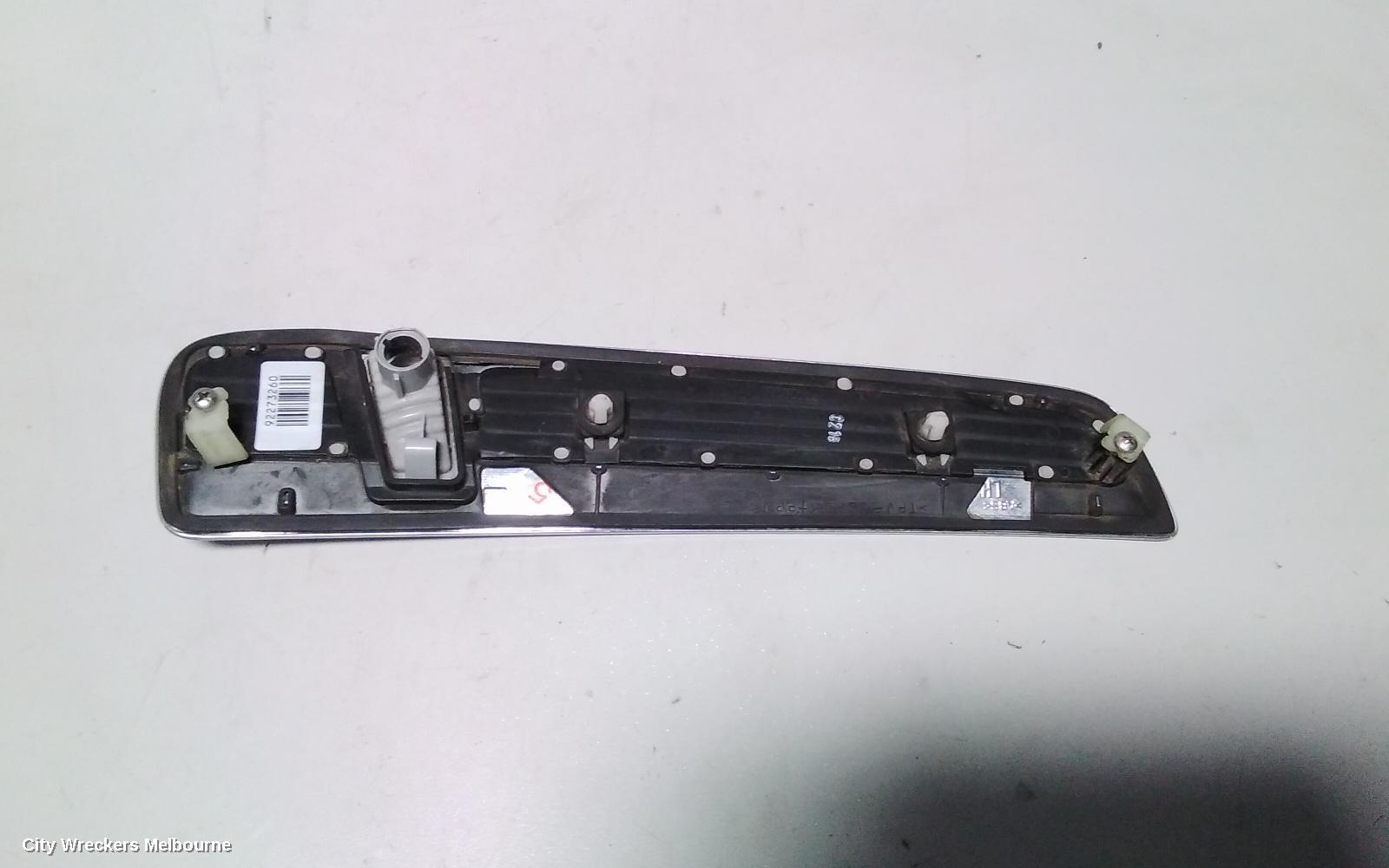 HOLDEN COMMODORE LEFT INDICATOR/FOG/SIDE, GUARD FLASHER (REPEATER), VF, 05/2013 - 12/2017 - Image 3