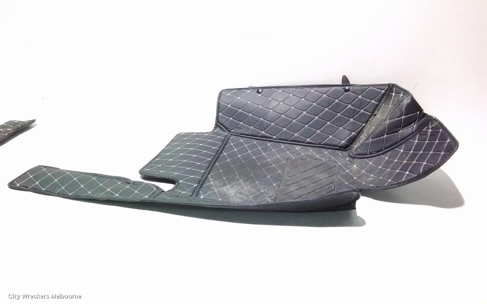 BMW 3 SERIES FLOOR MATS, E90, 03/2005 - 12/2013 - Image 3