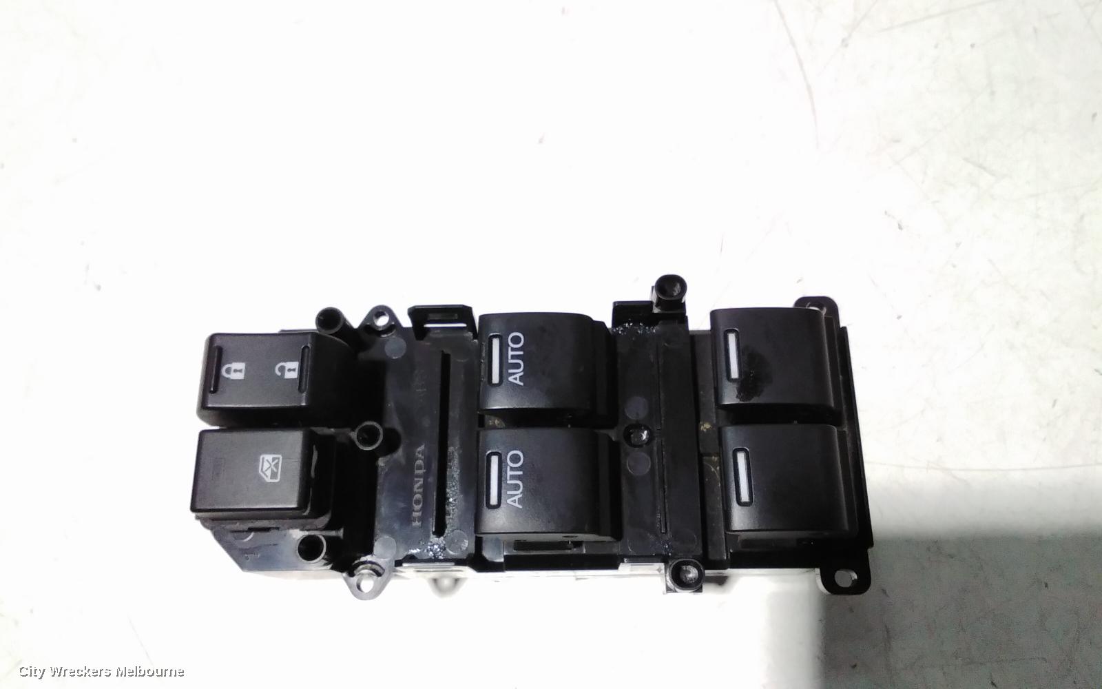 HONDA HRV PWR DR WIND SWITCH, RH FRONT (MASTER SWITCH), RU5, 12/2014 - 10/2021 - Image 1