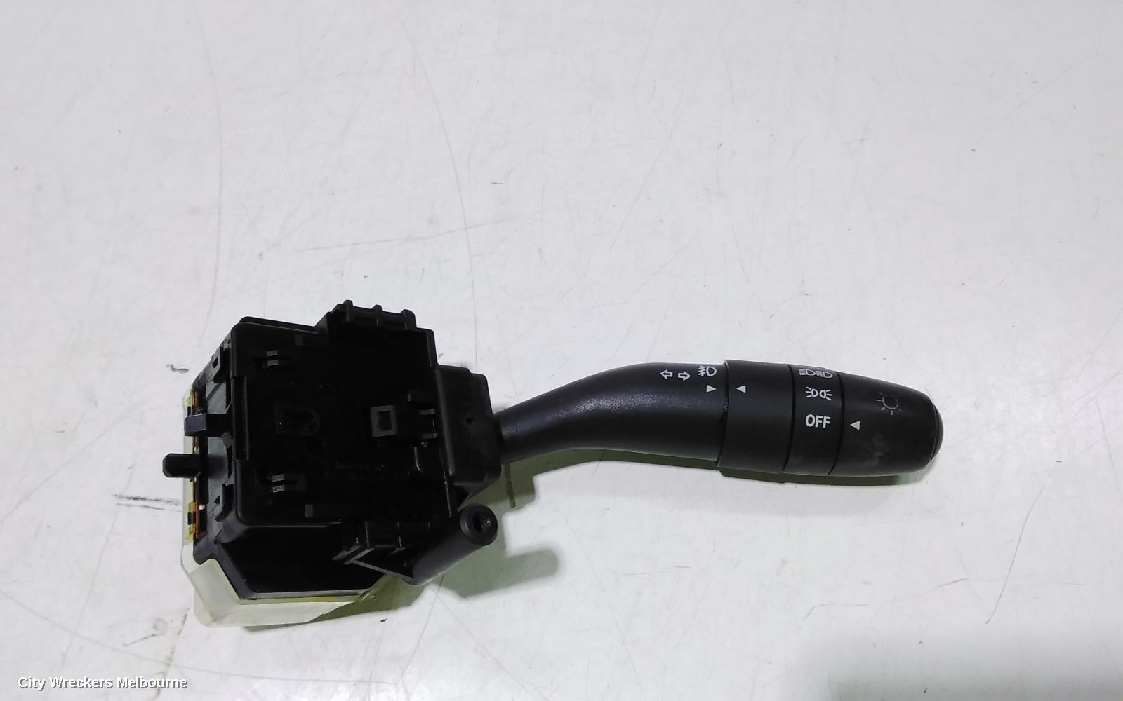 HYUNDAI I30 COMBINATION SWITCH, FLASHER SWITCH, W/ FOGLAMPS, AUTO TYPE, SR, FD, 09/2007 - 04/2012 - Image 1