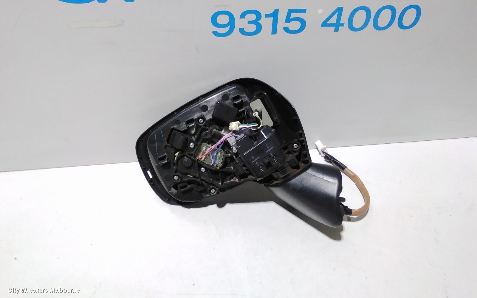 SUBARU FORESTER RIGHT DOOR MIRROR, SK, POWER FOLD, NON MEMORY, CAMERA, SILVER, 08/2018 ONWARDS - Image 3