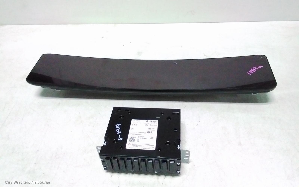 KIA SORENTO RADIO/CD/DVD/SAT/TV, DISPLAY UNIT, 12.3IN TOUCHSCREEN, W/ 12.3IN CLUSTER, MQ4, 10/2023 ONWARDS - Image 1