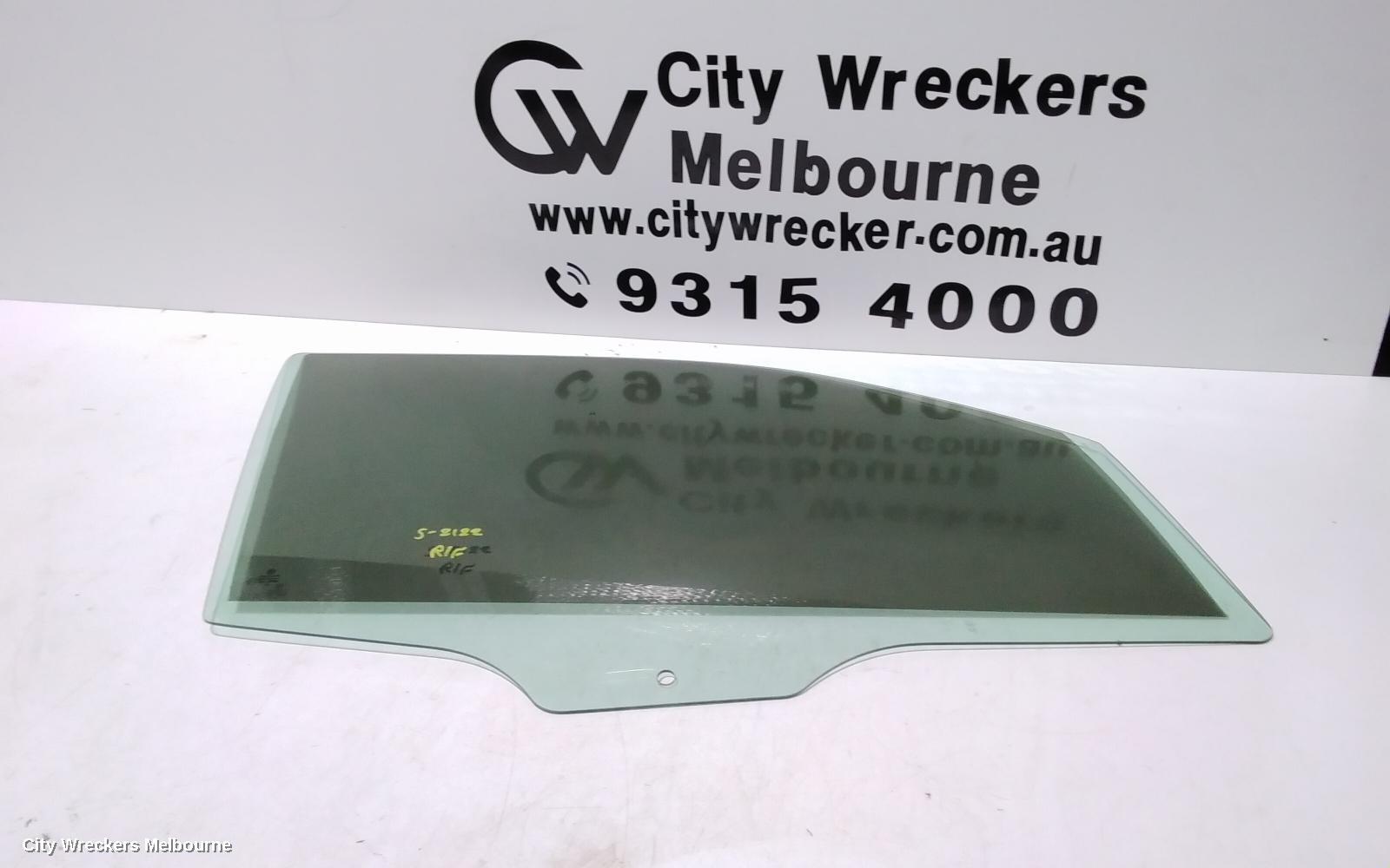 VOLKSWAGEN AMAROK RIGHT FRONT DOOR WINDOW, 2H, 12/2010 ONWARDS - Image 1