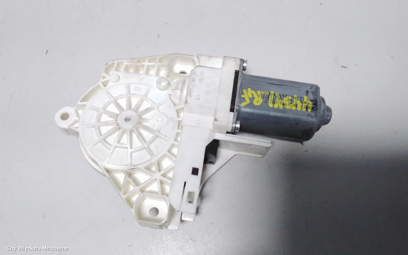 AUDI A1 RIGHT FRONT WINDOW REG/MOTOR, 8X, 5DR HATCH, 03/2012 - 10/2018 - Image 3