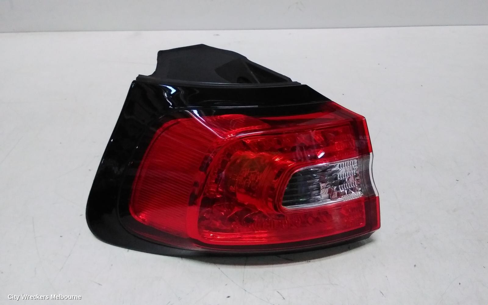 JEEP CHEROKEE LEFT TAILLIGHT, KL, IN BODY, 02/2014 - 03/2018 - Image 1