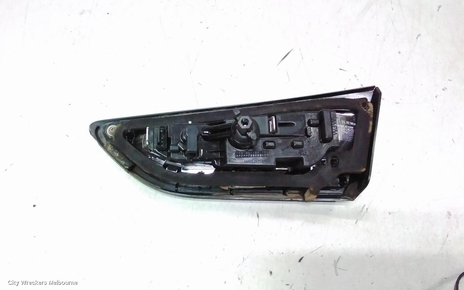 HOLDEN ASTRA REAR GARNISH, TAILGATE LAMP (LH SIDE), BK, 5DR HATCH, R/RS, NON LED TYPE, 09/2016 ONWARDS - Image 3