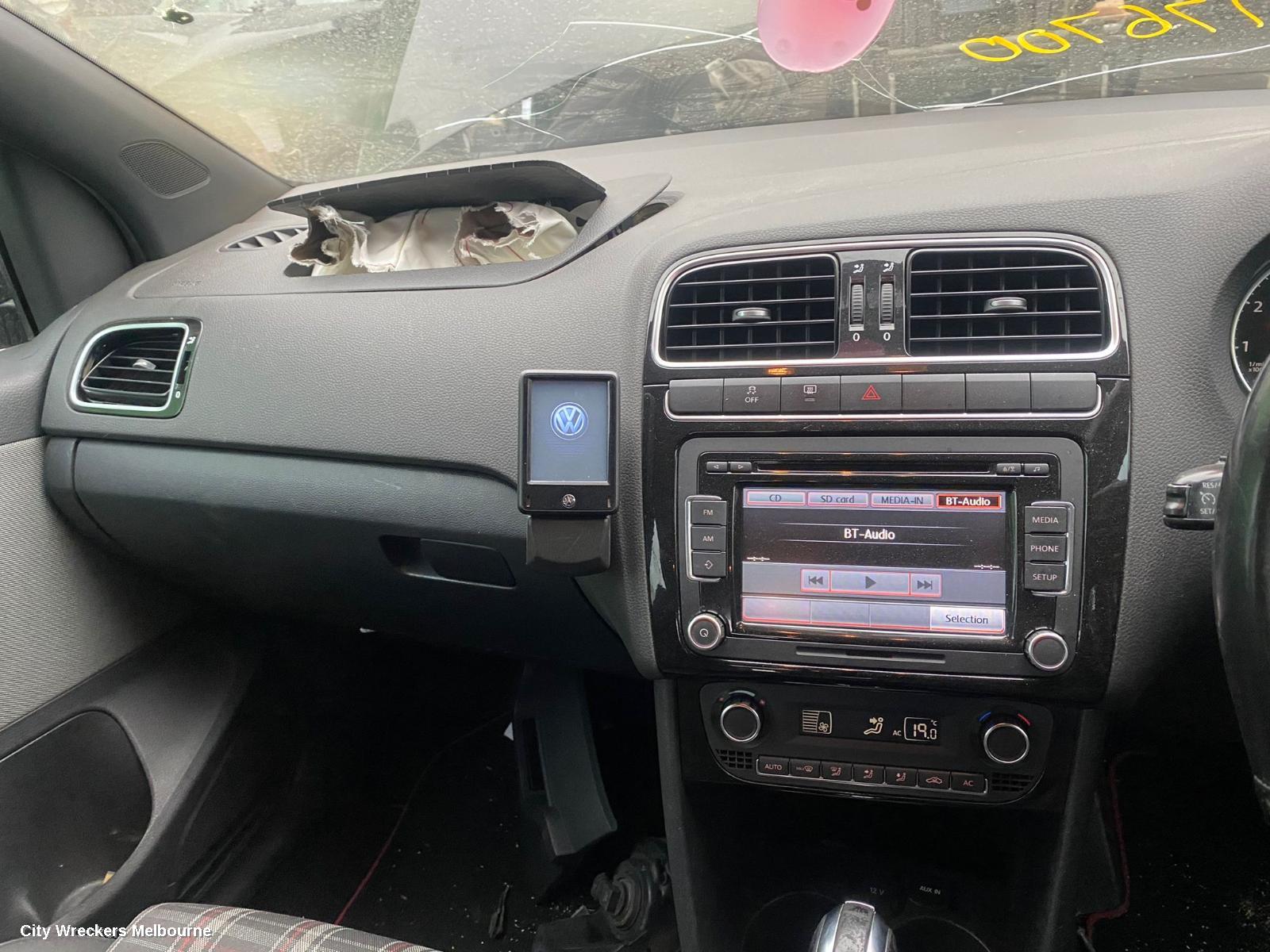 VOLKSWAGEN POLO RADIO/CD/DVD/SAT/TV, DISPLAY & HEAD UNIT (RCD510), 6R, 05/2010 - 09/2017 - Image 1