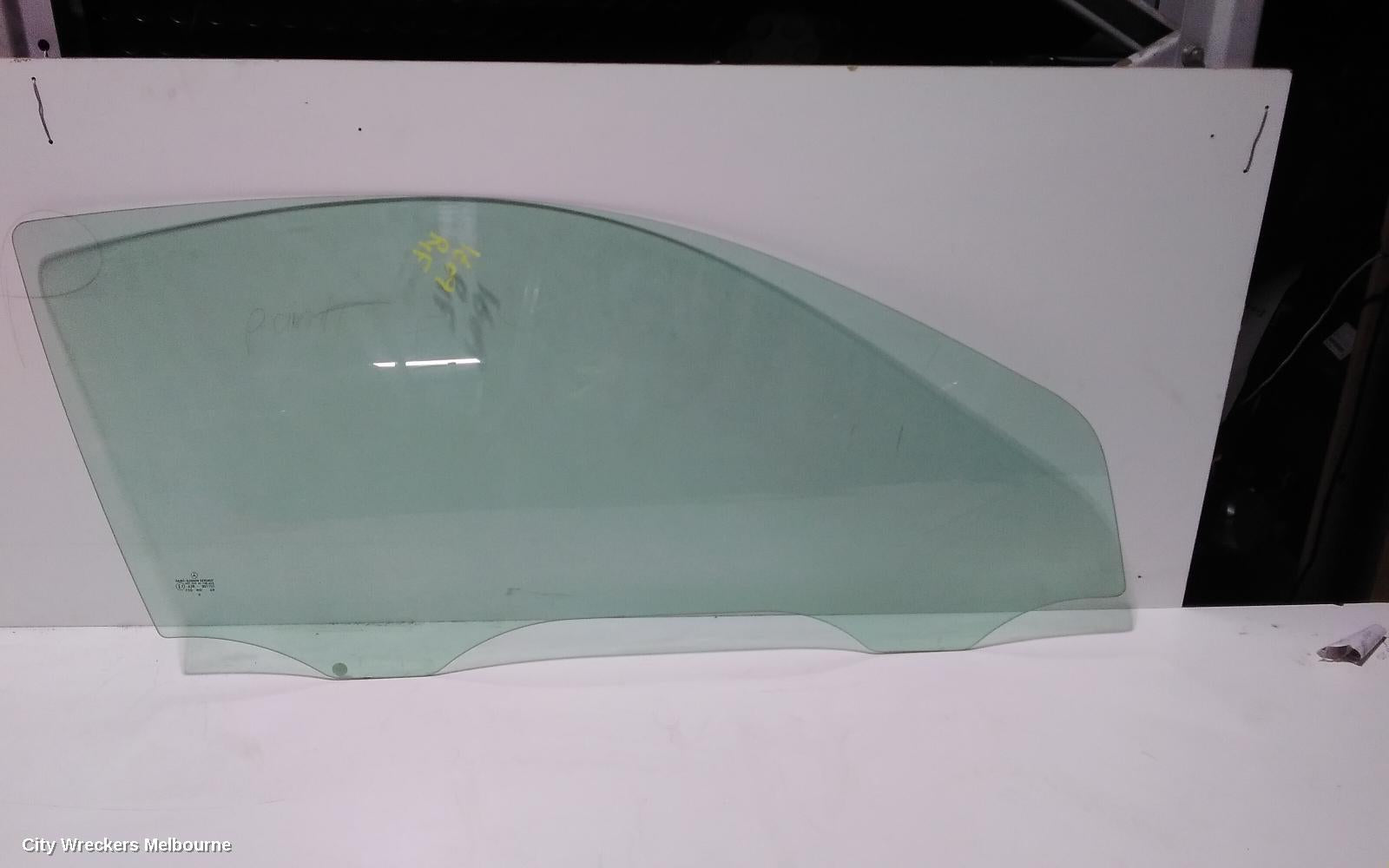 MERCEDES CLC CLASS RIGHT FRONT DOOR WINDOW, CL203 08/2008 - 03/2011 - Image 1