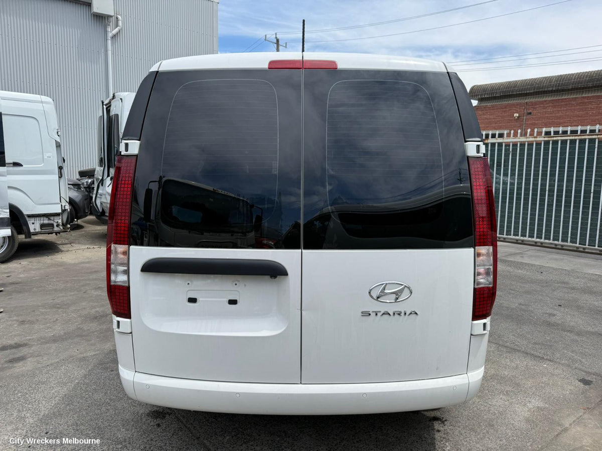 HYUNDAI STARIA LEFT FRONT DOOR, US4, 04/2021 ONWARDS - Image 1