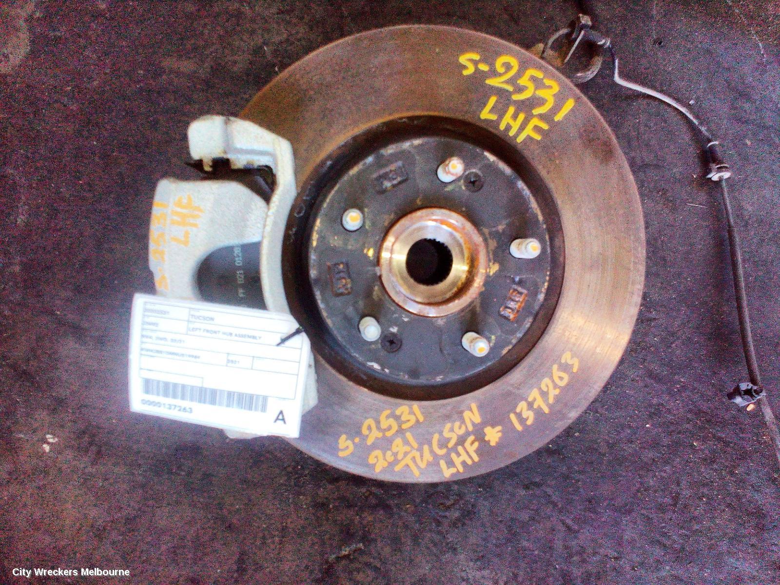 HYUNDAI TUCSON LEFT FRONT HUB ASSEMBLY, NX4, 2WD, 02/2021 ONWARDS - Image 1